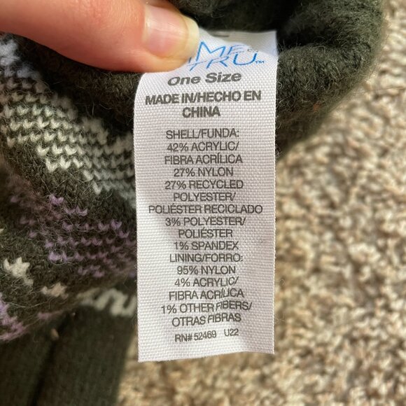 Walmart Time and Tru Green Purple Geometric Nordic Gloves New with Tags - Picture 3 of 5